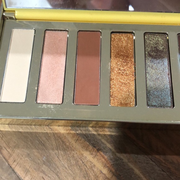 Too faced sparkling pineapple eyeshadow palette - Picture 2 of 7